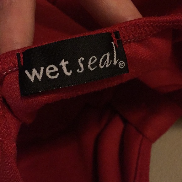 Red crop top - Picture 3 of 3